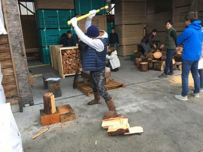 オーナーさんとの薪割りイベント無事終了しました!